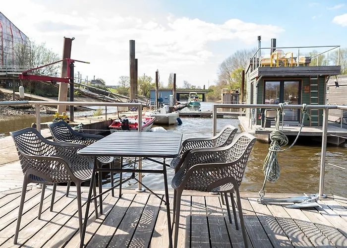 Hotel na wodzie Tolles Tiny-hausboot Marianne Mit Dachterrasse *