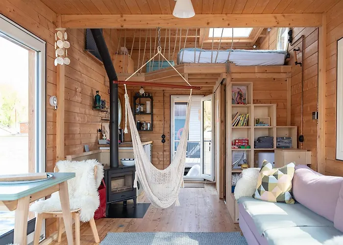 Hotel na wodzie Tolles Tiny-hausboot Marianne Mit Dachterrasse